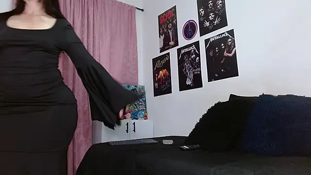 scarlett  morgan online show from October 31, 1:34 pm