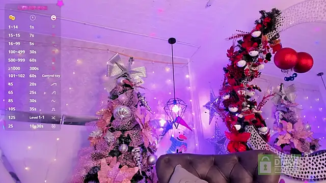 Snapshot of EmilyLeah_ chatting on December 23, 8:14 pm EmilyLeah online show from December 23, 8:14 pm