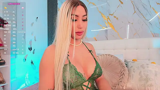 Snapshot of EmilyLeah_ chatting on March 10, 2:44 pm EmilyLeah online show from March 10, 2:44 pm