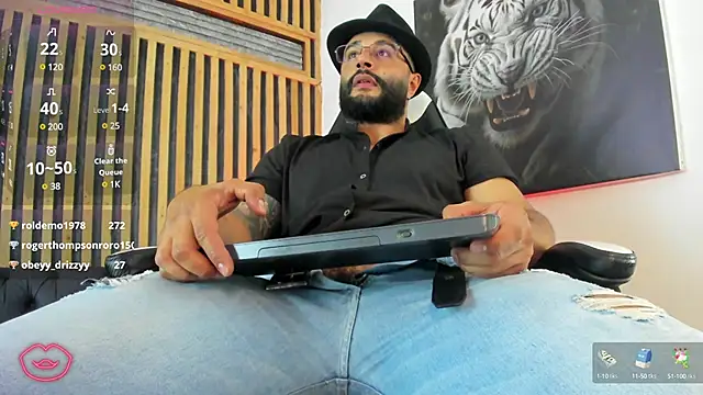 Luke  09 online show from March 4, 5:24 pm