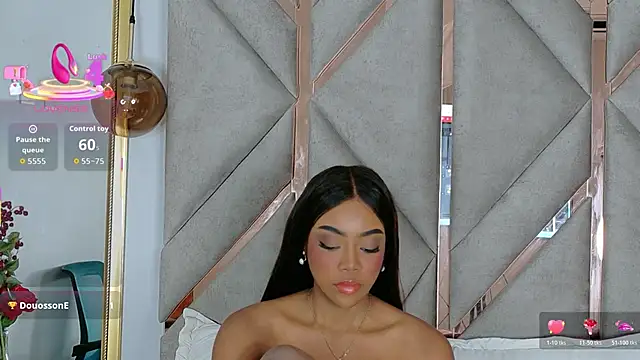 Snapshot of Lola_King chatting on December 13, 7:53 pm Lola King online show from December 13, 7:53 pm