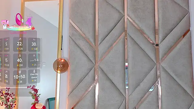 Snapshot of Lola_King chatting on December 15, 1:21 am Lola King online show from December 15, 1:21 am