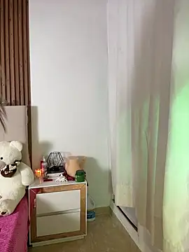 Snapshot of littlemelodi18 chatting on June 5, 10:26 pm littlemelodi18 online show from June 5, 10:26 pm