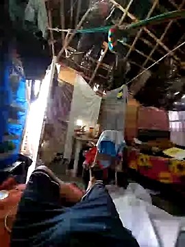 Snapshot of BillowedLeaper chatting on December 20, 9:11 pm BillowedLeaper online show from December 20, 9:11 pm