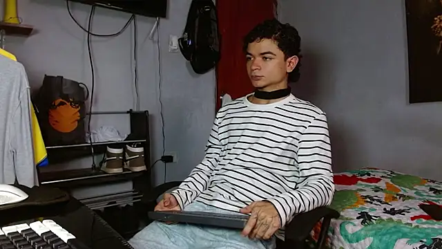 Lovebeng  online show from July 6, 9:06 pm