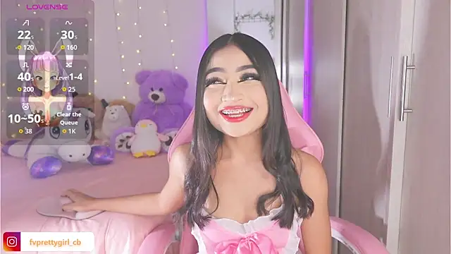 Snapshot of urfavprettygirl chatting on October 28, 7:45 am urfavprettygirl online show from October 28, 7:45 am