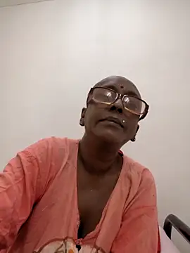 Snapshot of mamakarma1403 chatting on June 11, 12:32 am mamakarma1403 online show from June 11, 12:32 am