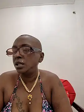 Snapshot of mamakarma1403 chatting on June 12, 3:27 am mamakarma1403 online show from June 12, 3:27 am