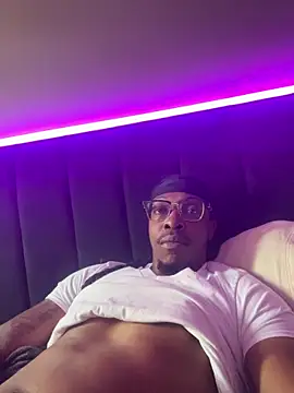 Snapshot of tentz2 chatting on April 13, 3:28 pm tentz2 online show from April 13, 3:28 pm