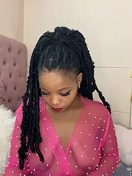 Snapshot of ItsLeyaa chatting on December 3, 10:40 pm ItsLeyaa online show from December 3, 10:40 pm