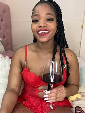 Snapshot of ItsLeyaa chatting on December 5, 12:55 pm ItsLeyaa online show from December 5, 12:55 pm