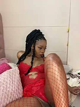 Snapshot of ItsLeyaa chatting on December 5, 7:17 pm ItsLeyaa online show from December 5, 7:17 pm