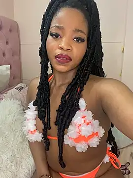 Snapshot of ItsLeyaa chatting on December 7, 9:00 pm ItsLeyaa online show from December 7, 9:00 pm