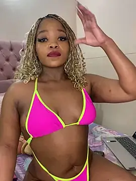 Snapshot of ItsLeyaa chatting on December 22, 10:15 pm ItsLeyaa online show from December 22, 10:15 pm