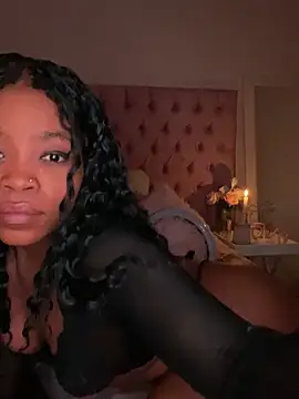 Snapshot of ItsLeyaa chatting on January 18, 1:19 am ItsLeyaa online show from January 18, 1:19 am