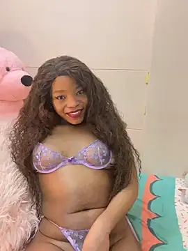 Snapshot of ItsLeyaa chatting on February 13, 4:28 pm ItsLeyaa online show from February 13, 4:28 pm