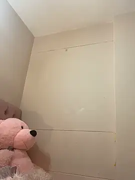 Snapshot of ItsLeyaa chatting on March 8, 12:22 am ItsLeyaa online show from March 8, 12:22 am