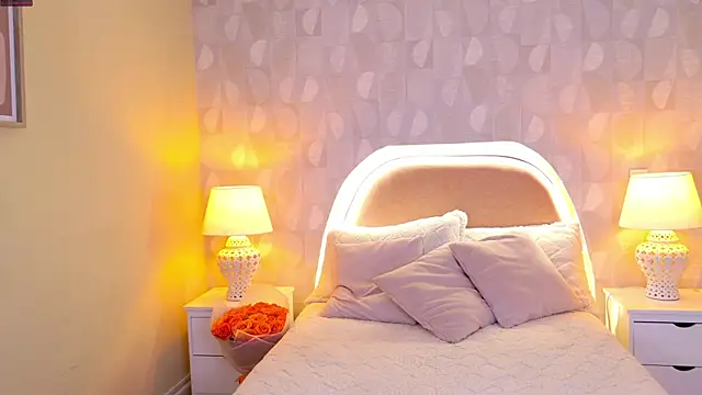 april rousse online show from February 18, 7:09 pm