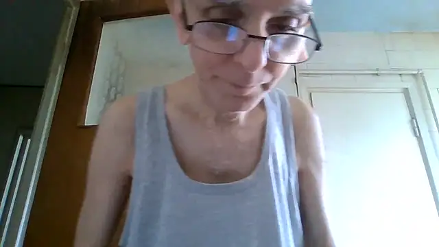Snapshot of mariusica1@xh chatting on June 18, 6:46 am mariusica1xh online show from June 18, 6:46 am
