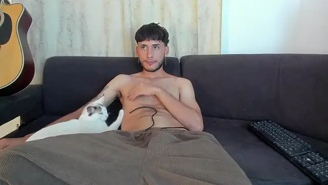 Henrikk senn online show from September 14, 5:17 am