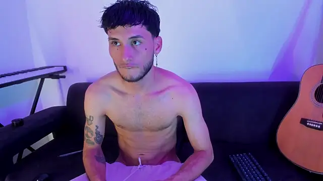 Henrikk senn online show from November 13, 10:52 pm