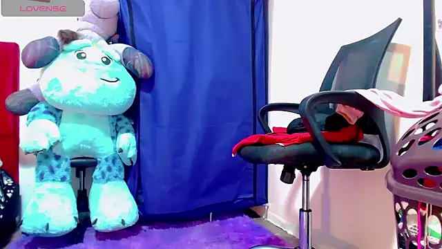 nicol gill  online show from January 24, 11:26 am