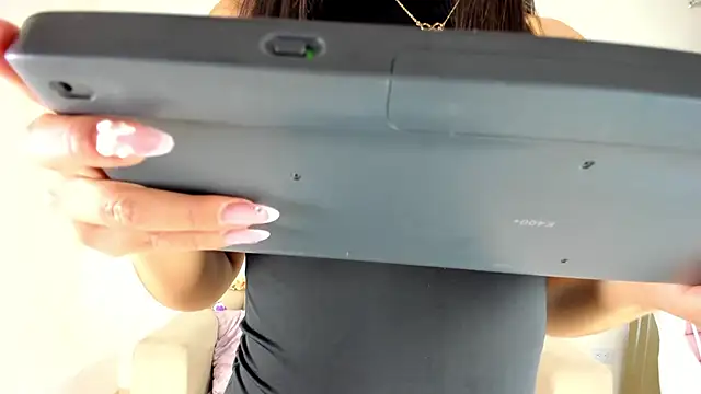 Snapshot of Charlotte_cowell_sub1_ chatting on January 24, 11:02 pm Charlotte cowell sub1 online show from January 24, 11:02 pm