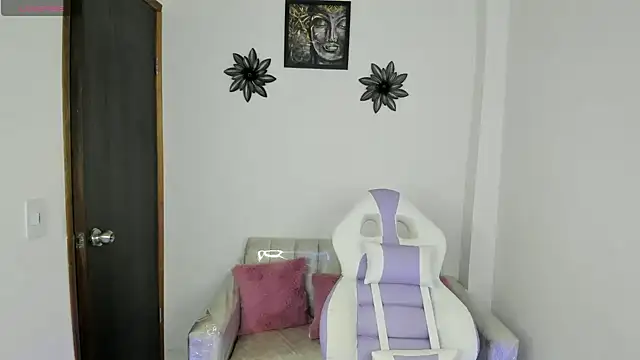 Snapshot of Charlotte_cowell_sub1_ chatting on March 21, 10:28 pm Charlotte cowell sub1 online show from March 21, 10:28 pm