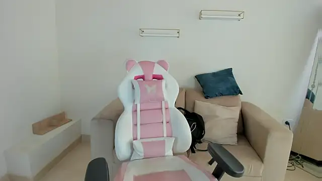 Snapshot of Charlotte_cowell_sub1_ chatting on September 19, 8:09 pm Charlotte cowell sub1 online show from September 19, 8:09 pm