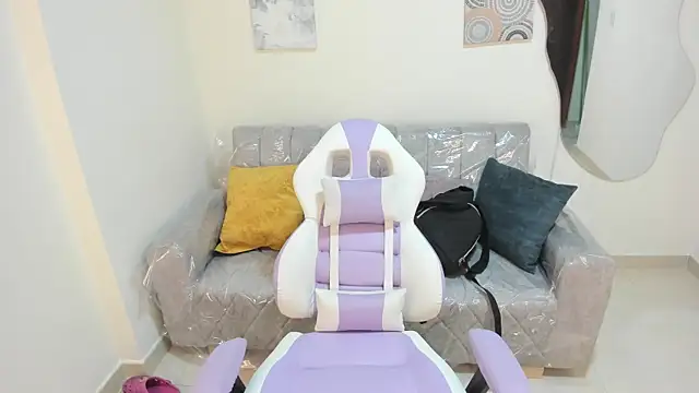 Snapshot of Charlotte_cowell_sub1_ chatting on September 29, 3:17 pm Charlotte cowell sub1 online show from September 29, 3:17 pm