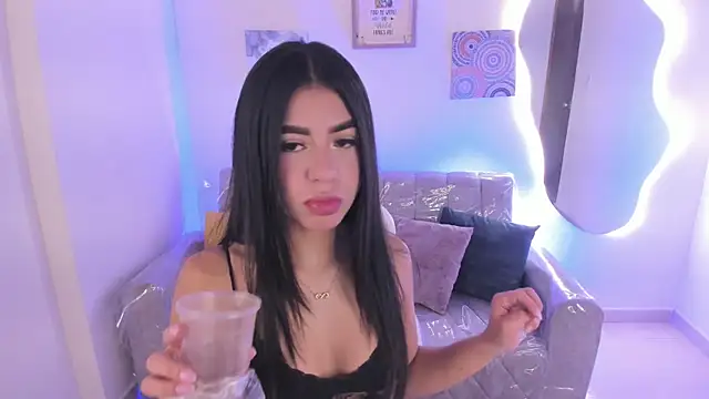 Snapshot of Charlotte_cowell_sub1_ chatting on October 1, 3:51 pm Charlotte cowell sub1 online show from October 1, 3:51 pm