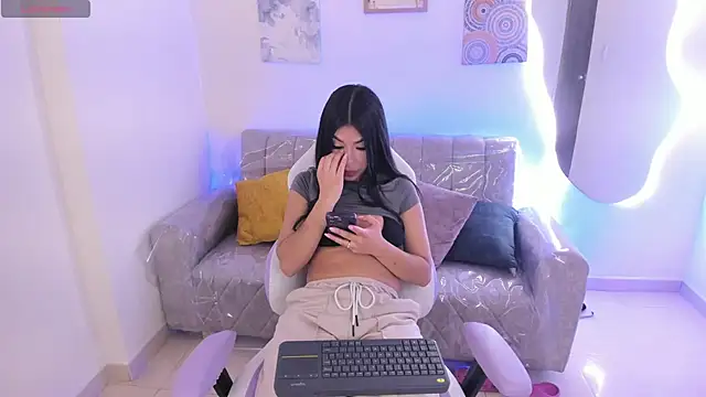 Snapshot of Charlotte_cowell_sub1_ chatting on October 18, 4:19 pm Charlotte cowell sub1 online show from October 18, 4:19 pm