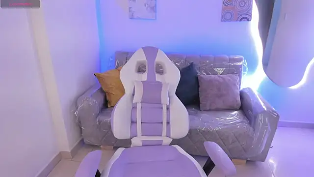 Snapshot of Charlotte_cowell_sub1_ chatting on October 22, 5:13 pm Charlotte cowell sub1 online show from October 22, 5:13 pm