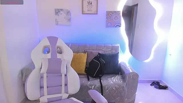 Snapshot of Charlotte_cowell_sub1_ chatting on November 27, 3:03 pm Charlotte cowell sub1 online show from November 27, 3:03 pm