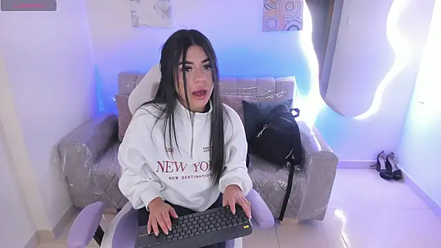 Snapshot of Charlotte_cowell_sub1_ chatting on December 1, 6:02 pm Charlotte cowell sub1 online show from December 1, 6:02 pm