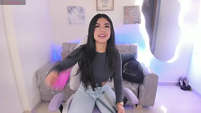 Snapshot of Charlotte_cowell_sub1_ chatting on December 2, 3:29 pm Charlotte cowell sub1 online show from December 2, 3:29 pm