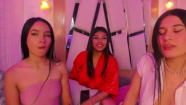 sophie ws online show from January 15, 10:49 am