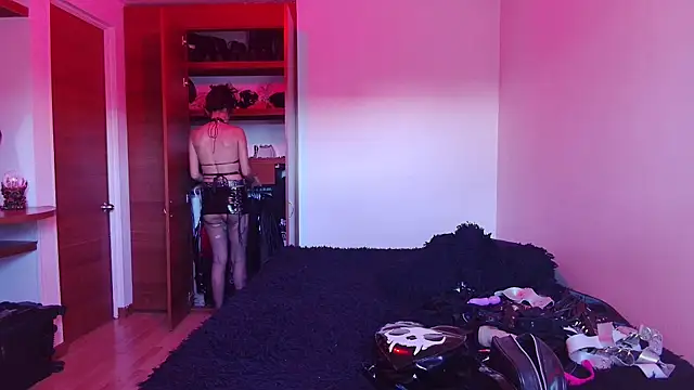 Snapshot of bellatrix25 chatting on February 1, 10:44 pm bellatrix25 online show from February 1, 10:44 pm