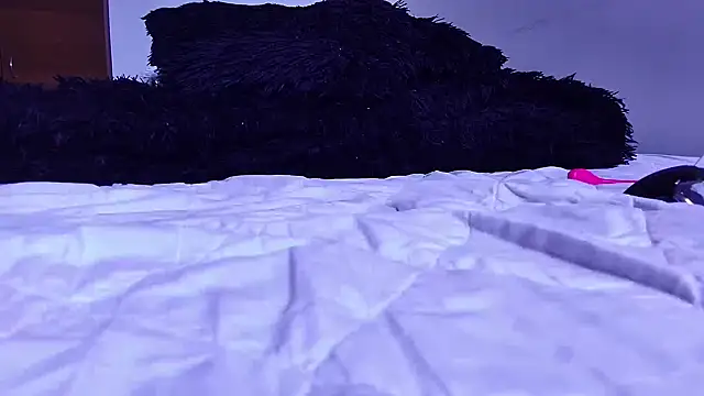 Snapshot of bellatrix25 chatting on March 17, 9:55 pm bellatrix25 online show from March 17, 9:55 pm