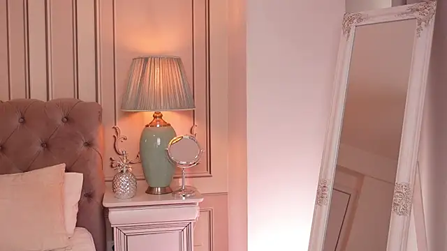 MayaVixxen online show from February 12, 6:51 am