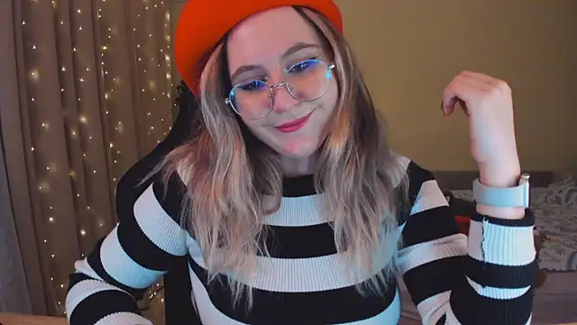 Snapshot of Diana_Flower chatting on December 28, 2:21 pm Diana Flower online show from December 28, 2:21 pm