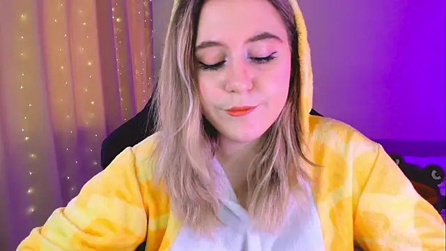 Snapshot of Diana_Flower chatting on February 7, 9:26 am Diana Flower online show from February 7, 9:26 am