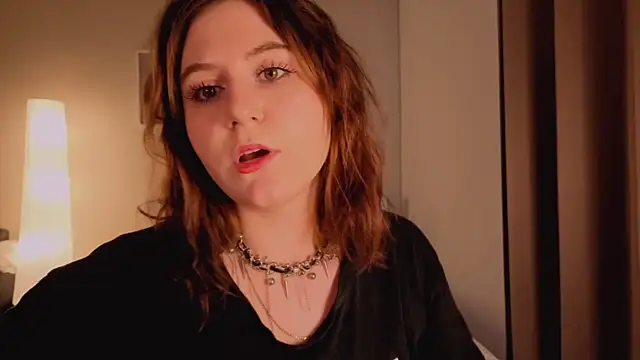 Snapshot of Diana_Flower chatting on November 15, 4:32 am Diana Flower online show from November 15, 4:32 am