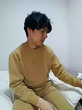 whitebriefboy online show from January 13, 3:15 pm