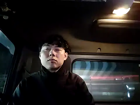 whitebriefboy online show from January 29, 2:10 pm