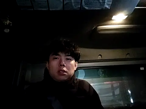 whitebriefboy online show from February 3, 2:34 pm