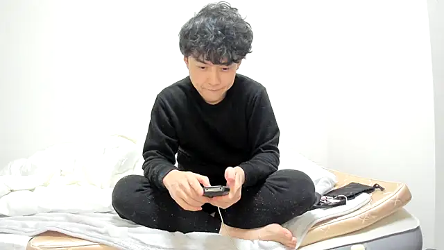 whitebriefboy online show from February 12, 2:21 pm