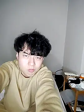 whitebriefboy online show from February 17, 6:26 pm