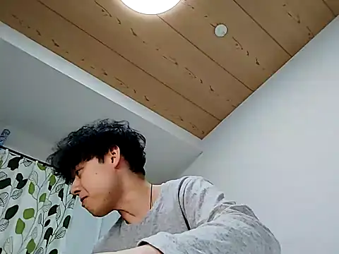 whitebriefboy online show from March 11, 2:29 pm