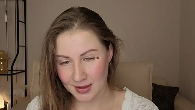 Snapshot of Helens_love chatting on November 28, 1:52 am Helens love online show from November 28, 1:52 am